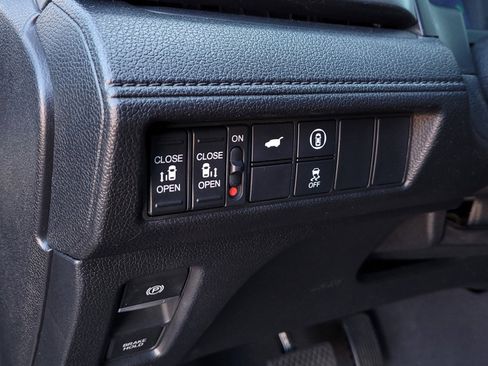 Used 2021 Honda Odyssey EX-L image 19