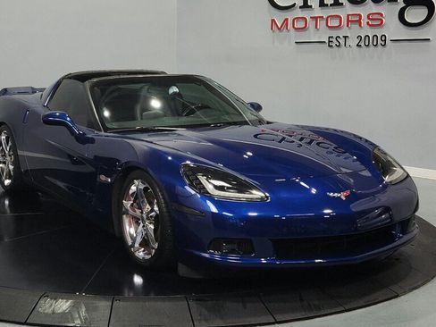 Used 2007 Chevrolet Corvette Coupe w/ Performance Package RWD image 2