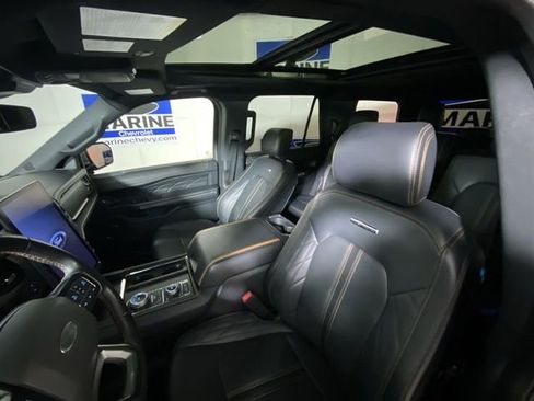 Used 2023 Ford Expedition Platinum image 24