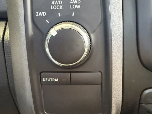 Used 2013 RAM 2500 Tradesman w/ Chrome Appearance Group image 30