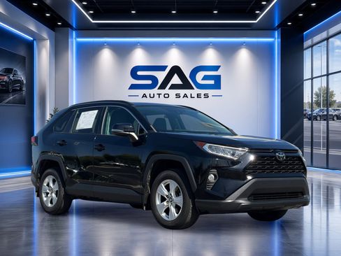 Used 2020 Toyota RAV4 XLE w/ Convenience Package AWD/4WD image 2