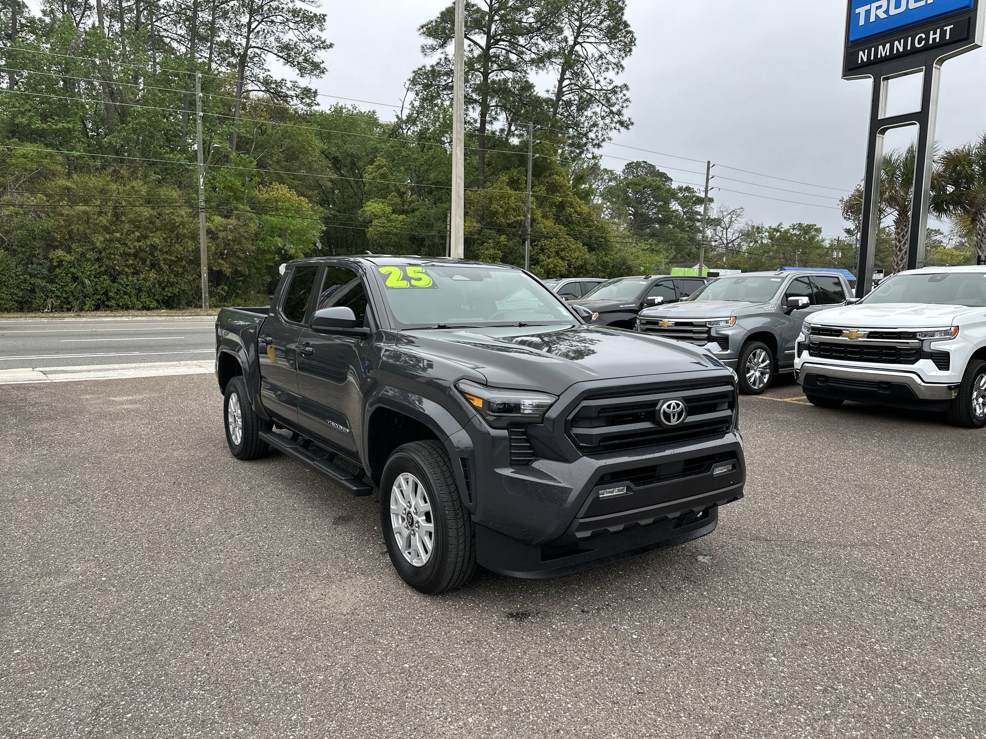 Used 2025 Toyota Tacoma SR5 RWD image 10