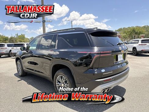 Used 2024 Chevrolet Traverse LT FWD image 7