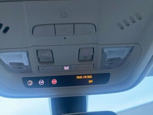 Used 2017 Cadillac XT5 Luxury image 34