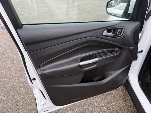 Used 2016 Ford Escape SE w/ Equipment Group 201A image 11