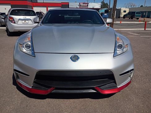 Used 2011 Nissan 370Z Coupe RWD image 2