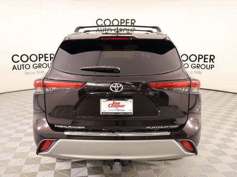 Used 2022 Toyota Highlander Platinum image 23