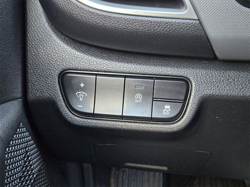 Certified 2021 Kia Seltos LX image 24