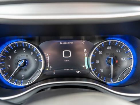 Used 2023 Chrysler Pacifica Touring-L w/ S Appearance Package image 26