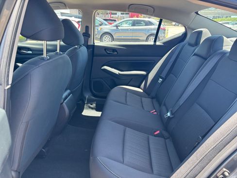 Used 2025 Nissan Altima 2.5 SV FWD image 25