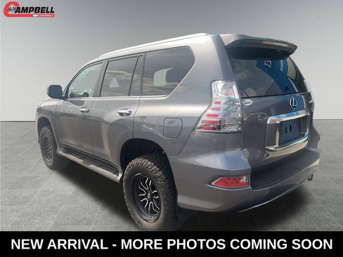 Used 2022 Lexus GX 460 w/ Accessory Package image 3