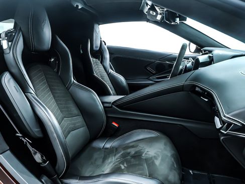 Used 2023 Chevrolet Corvette Stingray Premium Cpe w/ Z51 Performance Package image 7