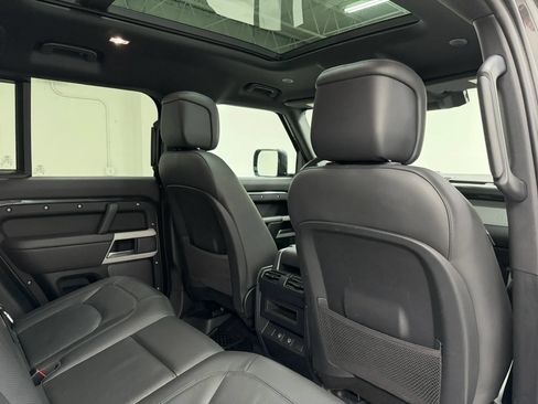Used 2024 Land Rover Defender 110 SE AWD/4WD image 64