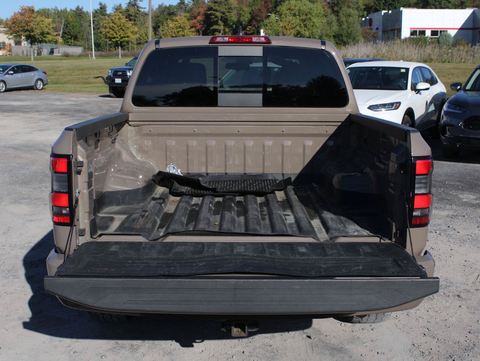 Used 2023 Nissan Frontier PRO-4X w/ Technology Package AWD/4WD image 7