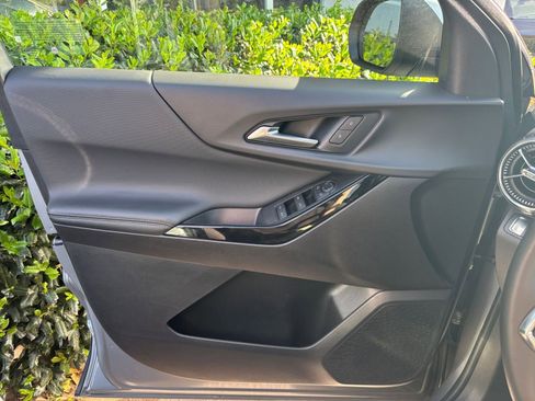 Used 2025 Chevrolet Equinox LT image 18