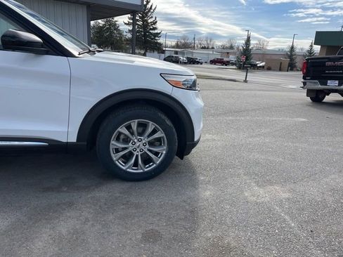 Used 2023 Ford Explorer Limited image 18