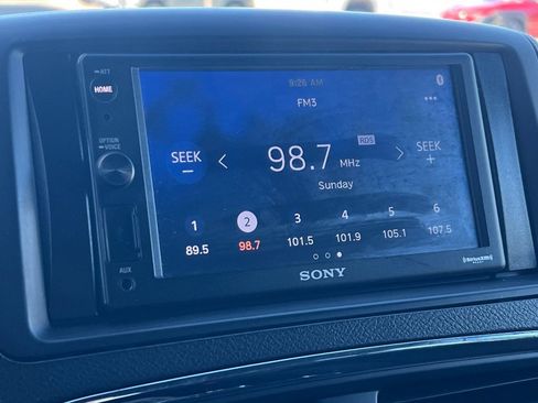 Used 2016 Dodge Grand Caravan SE FWD image 16
