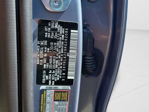 Used 2024 Kia Sorento S FWD image 28