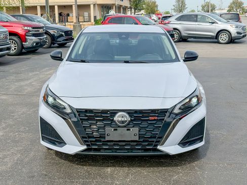 Used 2024 Nissan Altima 2.5 SR image 3