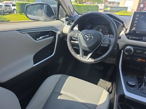 Used 2020 Toyota RAV4 Limited w/ Limited Grade Weather Package AWD/4WD image 25