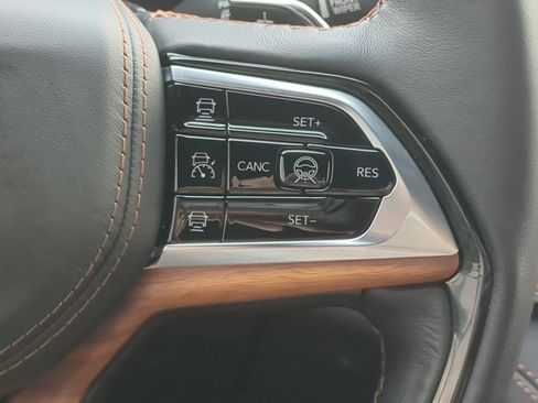 Certified 2025 Jeep Grand Cherokee Summit AWD/4WD image 25