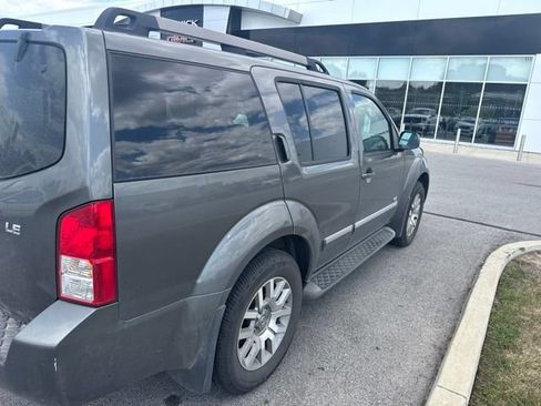 Used 2008 Nissan Pathfinder LE w/ Navigation Pkg AWD/4WD image 3