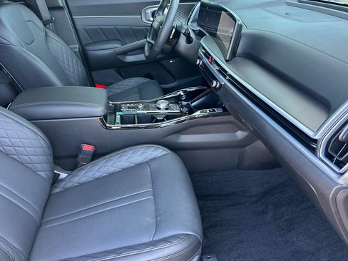 Certified 2026 Kia Sorento SX Prestige AWD/4WD image 16
