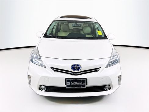 Used 2012 Toyota Prius V Five image 2