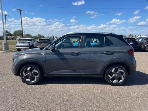 Used 2024 Hyundai Venue Limited FWD image 4