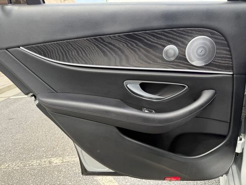 Used 2019 Mercedes-Benz E 300 4MATIC image 48