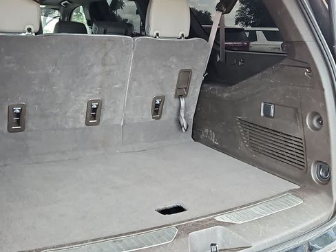 Used 2023 Chevrolet Suburban Z71 AWD/4WD image 23