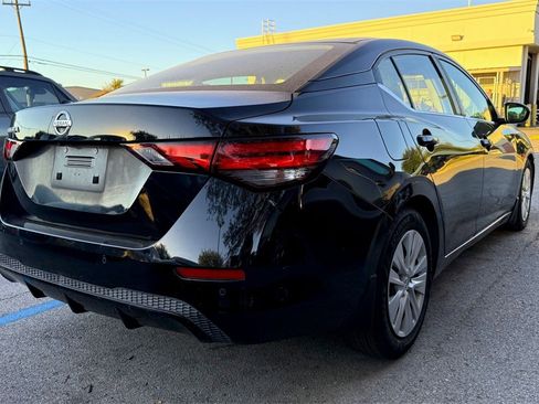 Used 2020 Nissan Sentra S image 4