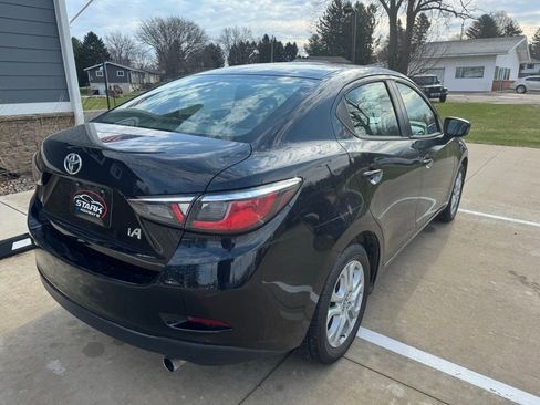 Used 2017 Toyota Yaris iA image 7