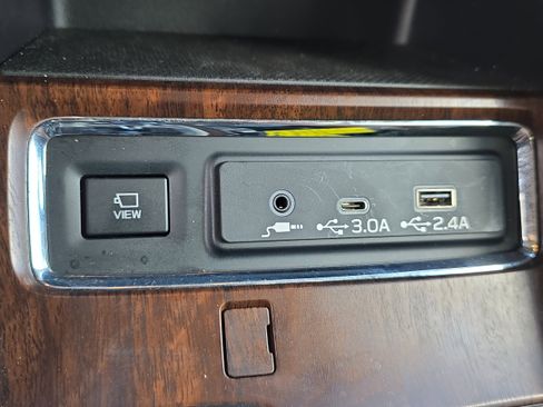 Used 2024 Subaru Ascent Touring image 25