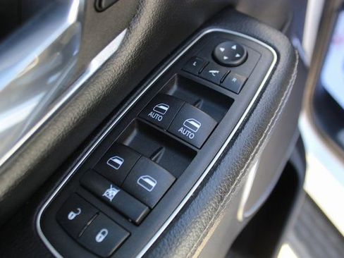 Used 2022 RAM 1500 Laramie image 12