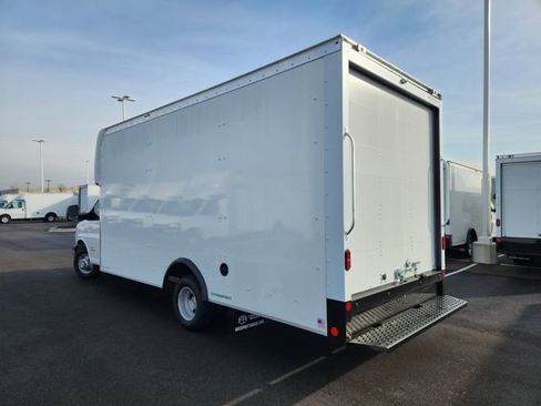 New 2025 Chevrolet Express 4500 w/ Power Convenience Package RWD image 6