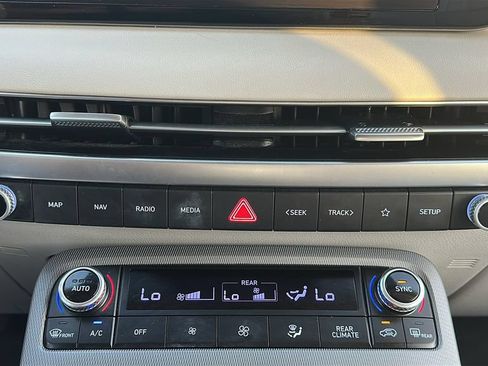 Used 2024 Hyundai Palisade Limited FWD image 26