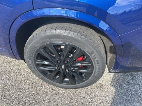 Certified 2024 Cadillac XT6 Sport w/ LPO, Onyx Lite Package AWD/4WD image 5