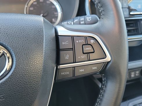 Certified 2023 Toyota Highlander LE image 22