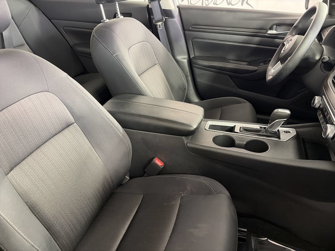 Used 2025 Nissan Altima 2.5 SV FWD image 24