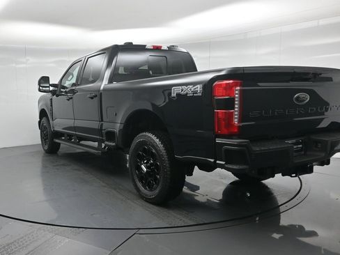 New 2026 Ford F250 Lariat w/ Black Appearance Package image 28