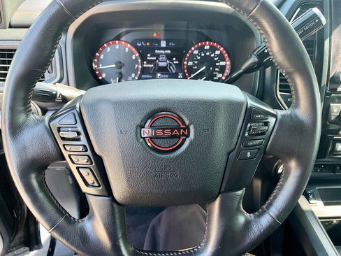 Used 2023 Nissan Titan PRO-4X w/ Pro-4x Convenience Package AWD/4WD image 11