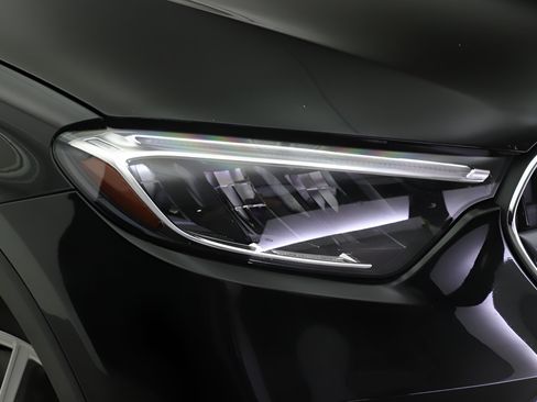 Certified 2025 Mercedes-Benz GLC 300 4MATIC image 25