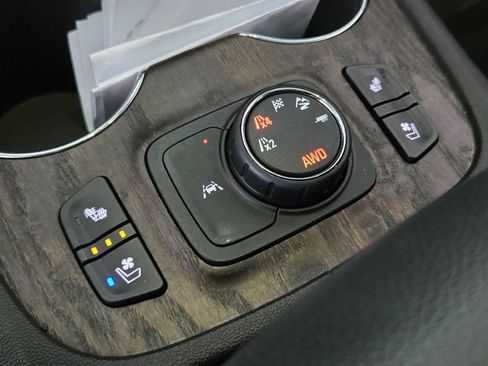 Certified 2023 GMC Acadia Denali w/ Denali Ultimate Package AWD/4WD image 31