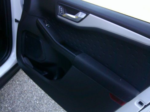 Used 2020 Ford Escape SE FWD image 46