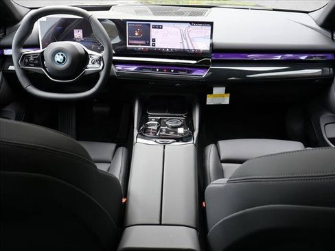 Used 2026 BMW i5 eDrive40 AWD/4WD image 16
