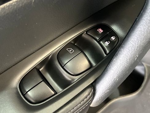 Used 2020 Nissan Rogue SL AWD/4WD image 34