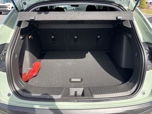 New 2026 Chevrolet Trax ACTIV w/ Sunroof Package FWD image 11