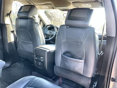 Used 2019 Buick Enclave Essence image 13