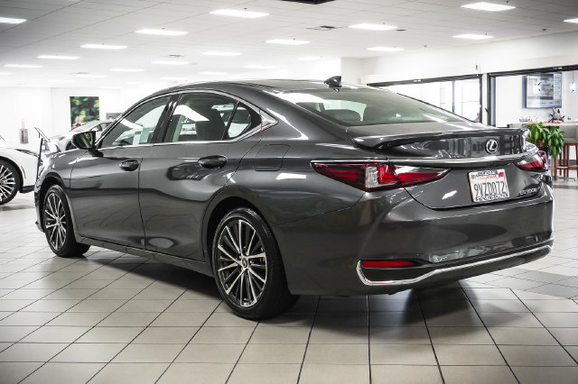 Certified 2025 Lexus ES 300h w/ Premium Package FWD image 8
